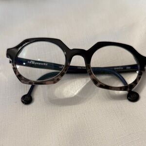 L.a.Eyeworks  Shasta frame
Used- good condition Black